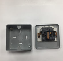 Load image into Gallery viewer, Metal Socket Outlet AMP 15
