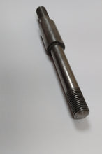 Load image into Gallery viewer, Stud Clamp Round
