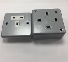 Load image into Gallery viewer, Metal Socket Outlet AMP 15
