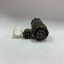 Load image into Gallery viewer, 8 socket female plastic solder cable mount circular plug
