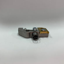 Load image into Gallery viewer, Transport Finger  Offset Short
